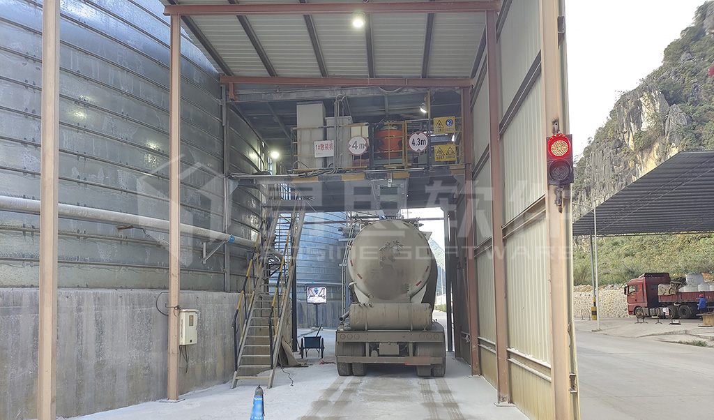 1706862746215033.jpg 裝車(chē)現場(chǎng)1 拷貝.jpg